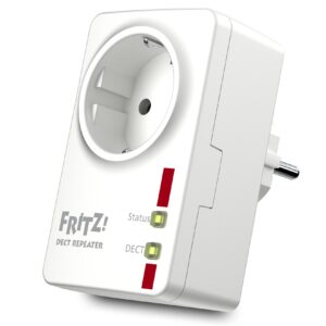 DECT Feuerwehr Eichgraben: FRITZ!DECT Repeater 100 mit Status- und DECT-LED sowie integrierter Steckdose – erweitert die Funkreichweite im Feuerwehrhaus, bereitgestellt von FRITZ! GmbH